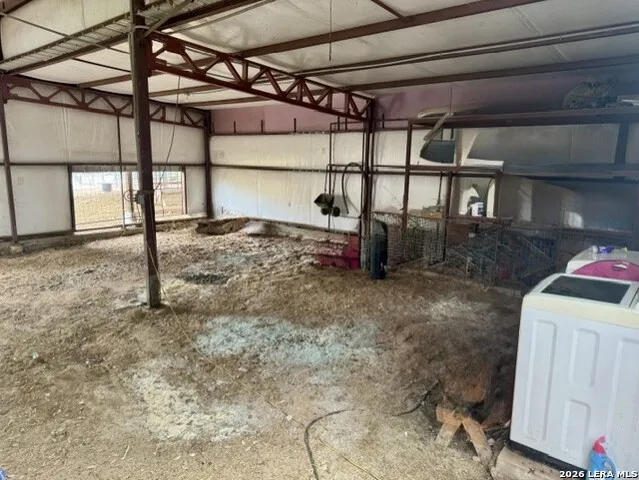 81 Stevens Rd Somerset, TX 78069